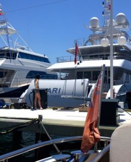 Motor yacht Building